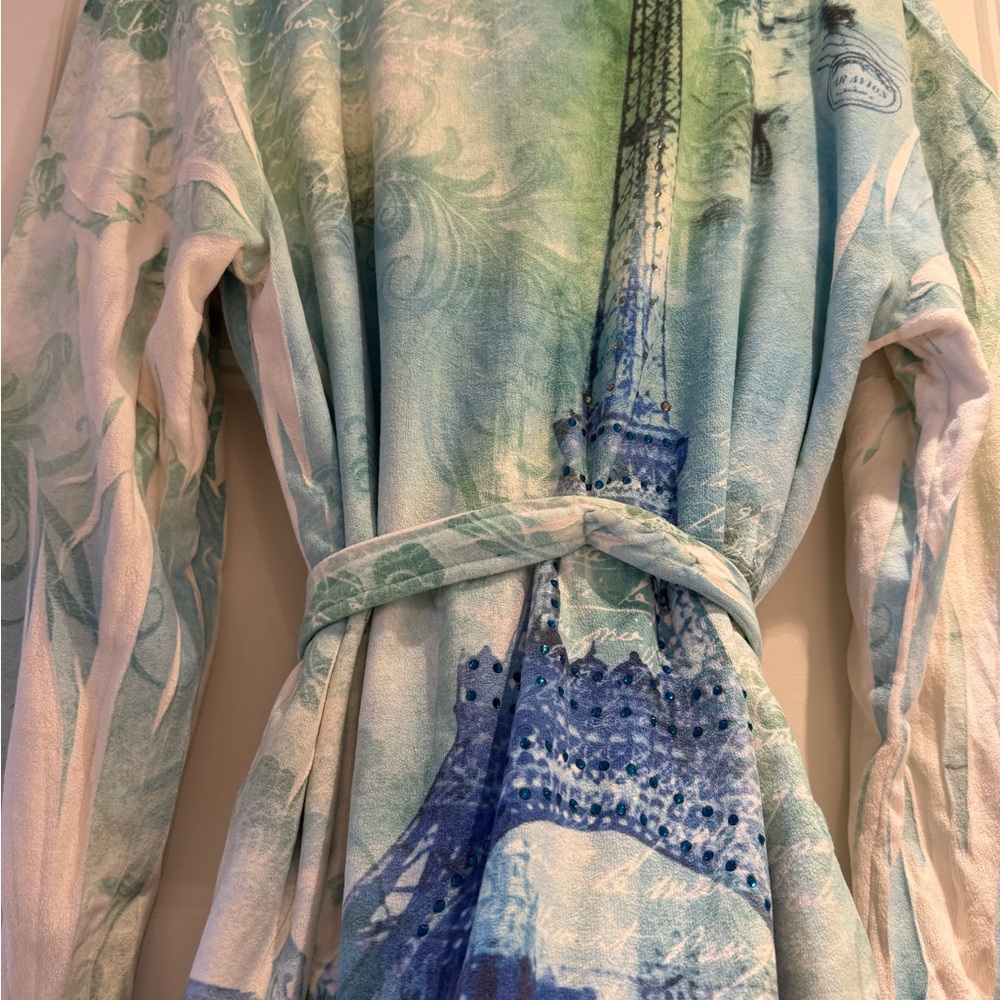 Paris Patterned luxury Robe - Picture 4 of 7